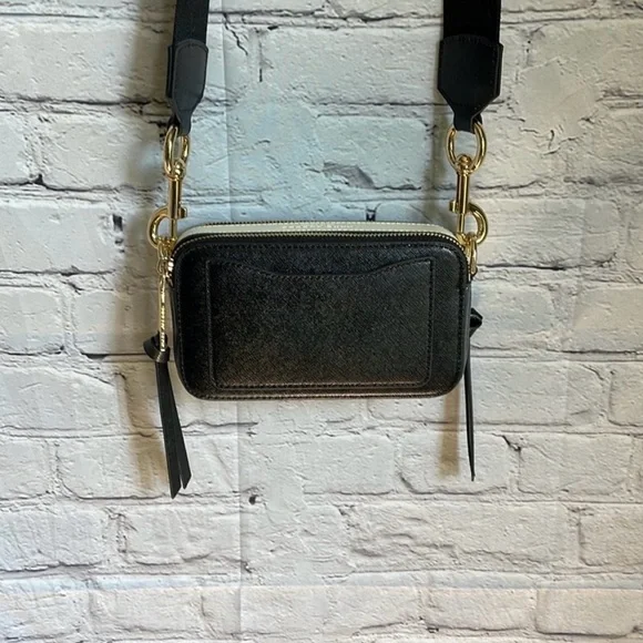 Marc Jacobs Black Crossbody Bag with Pink Strap - Picture 3 of 5